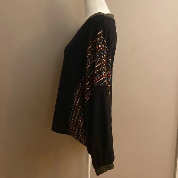 Umgee Waffle Knit Boho Print Top - Picture 3 of 11